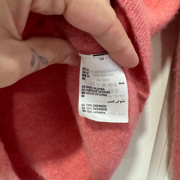 100% Cashmere Clubroom Luxury | Heirloom Rose Color | Size: Medium - Picture 4 of 7